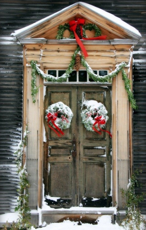christmas doors ornaments wooden flower door decorating decorations decor front decorated double wreath navidad country rustic holiday colonial doorway beautiful