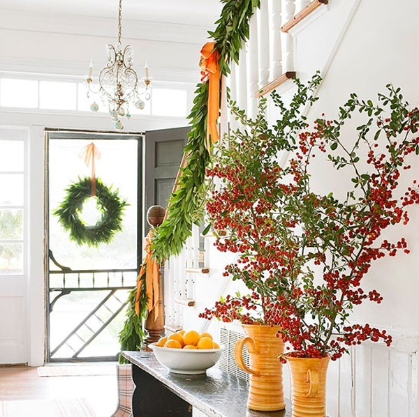 beautiful-christmas-stairs-with-wreath-ideas