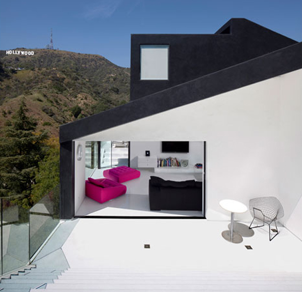 minimalist-mountain-house-with-balcony-by-xten-architecture