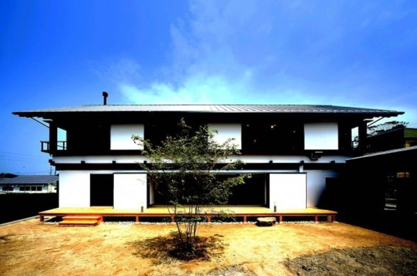 traditional-japanese-house-with-contemporary-styles