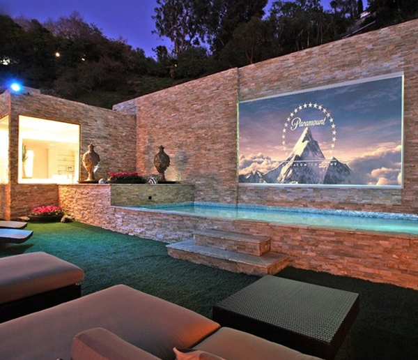 15-wonderful-outdoor-home-theater-system