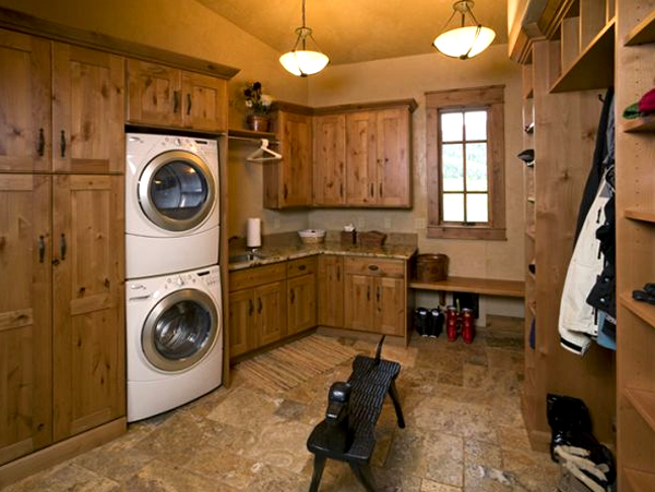 15-wooden-laundry-room-design