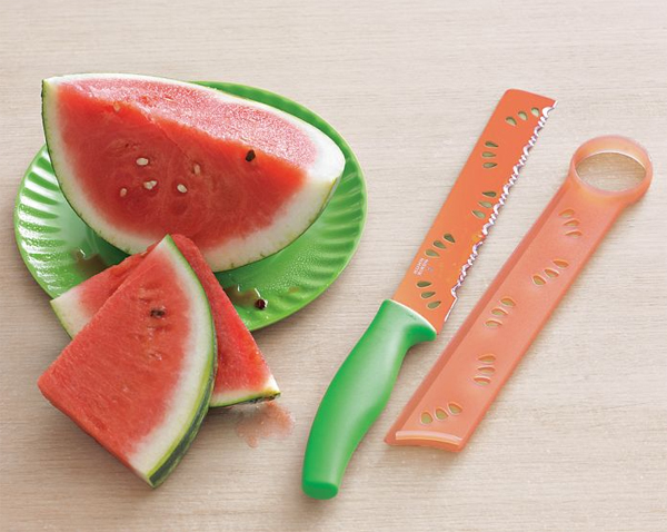 creative-and-fun-kitchen-gadget-with-watermelon-knife