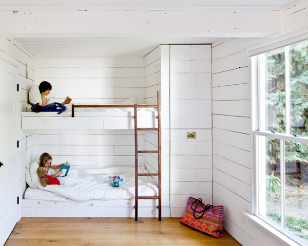 small-house-with-kids-bedroom-by-jessica-helgerson
