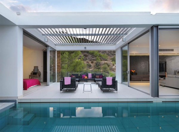 zephyros-villa-with-outdoor-furniture-in-cyprus