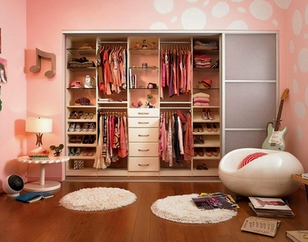 Beautiful and Small Girl Closet Ideas | HomeMydesign
