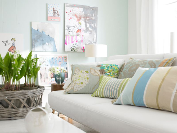 small-pastel-living-rooms