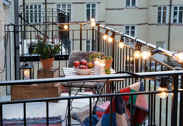 Cozy balcony lighting ideas