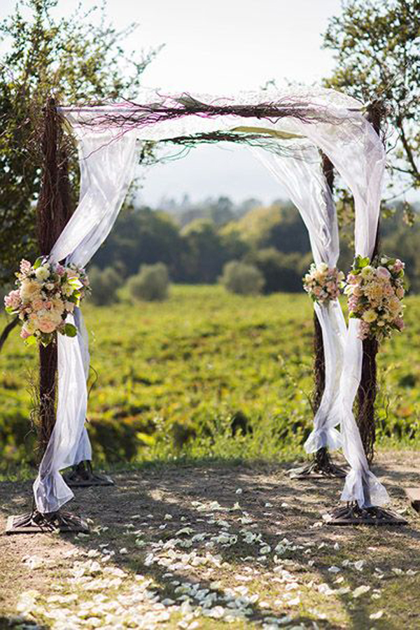 30 Romantic Alternative Wedding Backdrops Homemydesign,Small Backyard Vegetable Garden Design Ideas