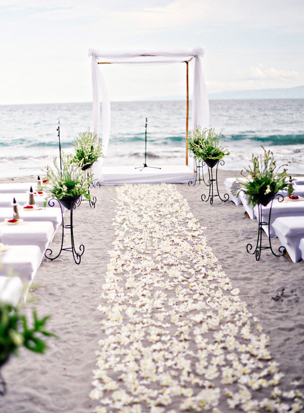 15 Romantic And Simple Beach Wedding Ideas HomeMydesign