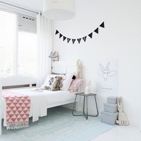 adorable-simple-white-kids-bedroom-decoration