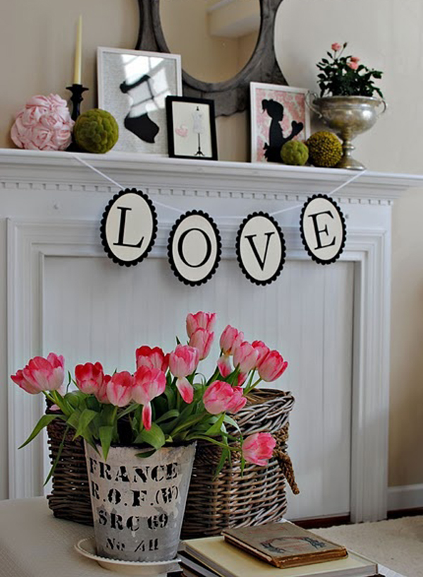 20 Gorgeous Valentine's Day Mantel Decorations | HomeMydesign