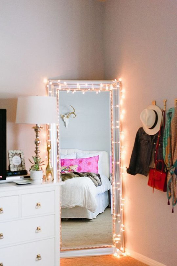 pretty-bedroom-mirror-string-lights