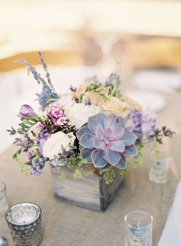 20 Beautiful Flower Centerpieces For Summer Table | Home Design And