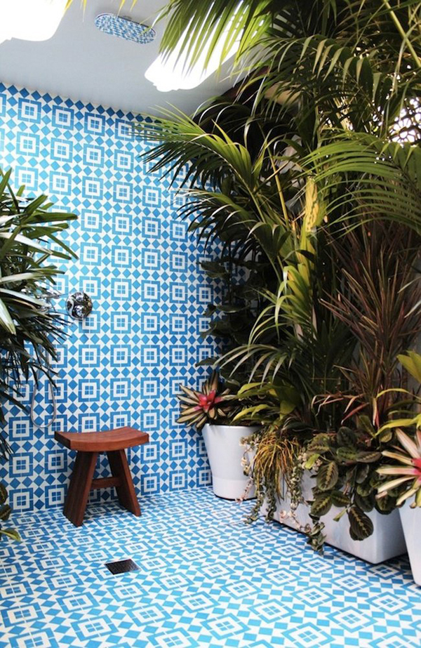 20 Tropical Outdoor Showers With Peaceful Feeling | HomeMydesign