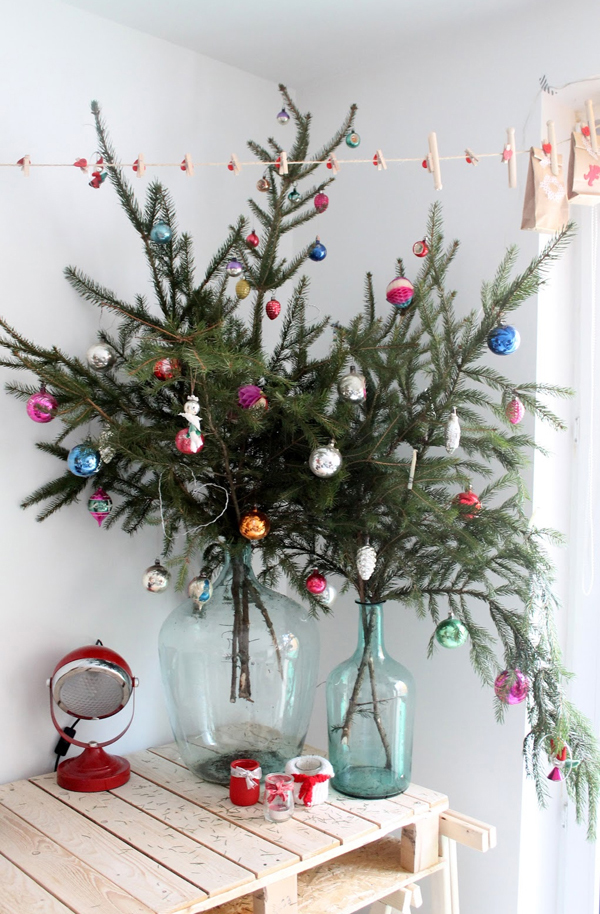 20 Simple Christmas Tree Display For Small Spaces