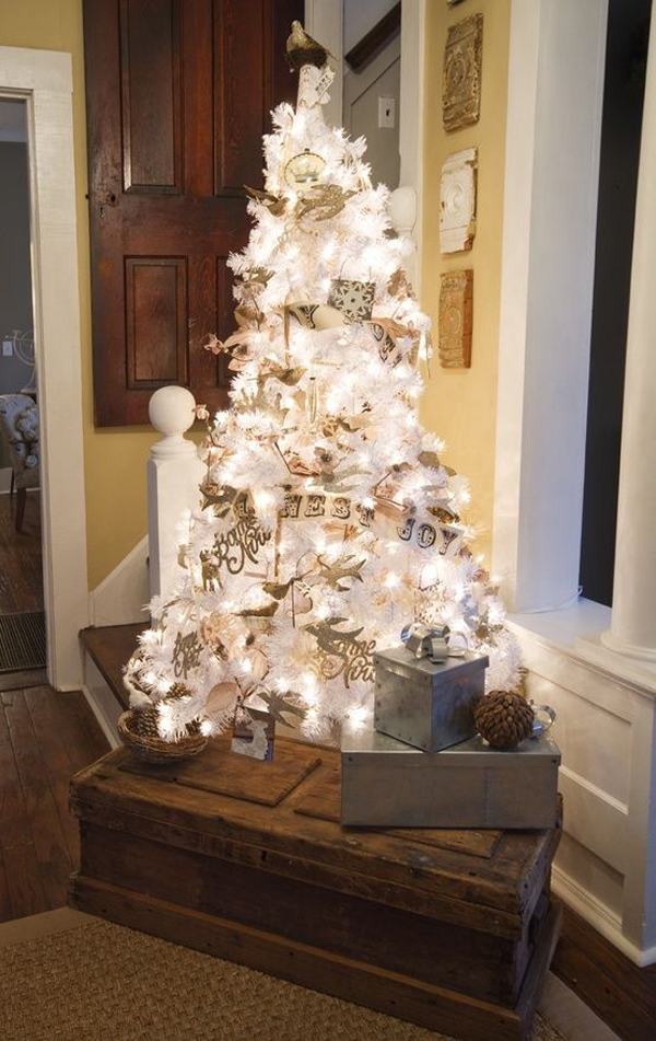35 Neutral And Vintage White Christmas Tree Ideas