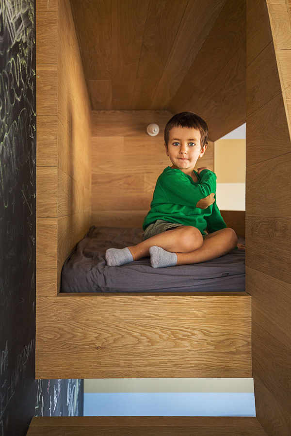 Kids Bedroom With Wooden Nest To Play