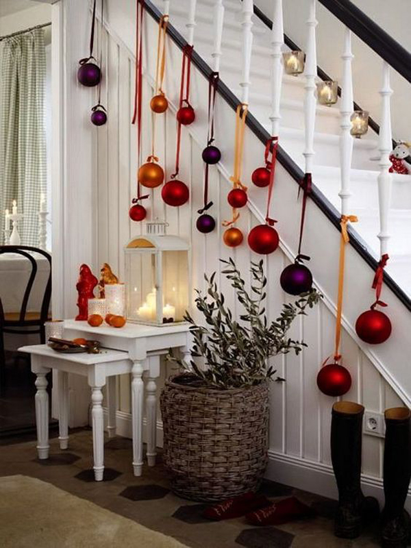 35 Amazing Christmas Staircase With Banister Ornaments  HomeMydesign