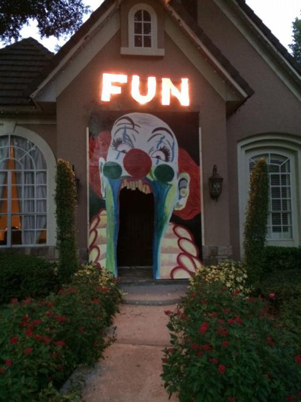 20 Cool And Scary Clown Halloween Decorations