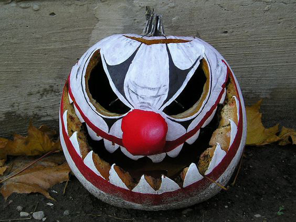 20 Cool And Scary Clown Halloween Decorations