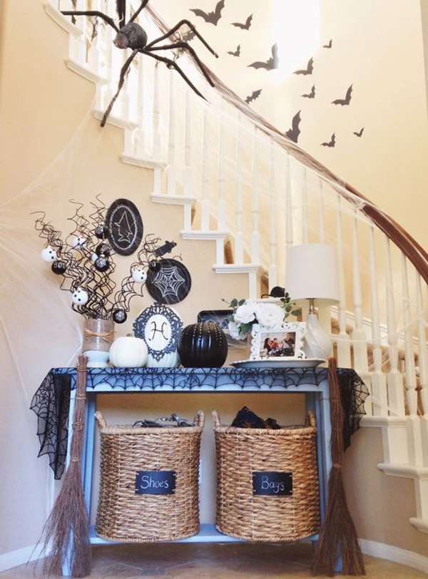 15 Cool Entryway Ideas To Bring You’ll Halloween
