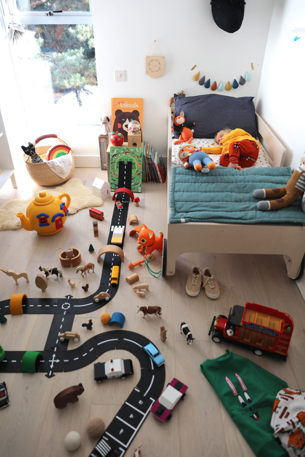 Awesome Kids Playroom Decor With Track For Cars And Toys