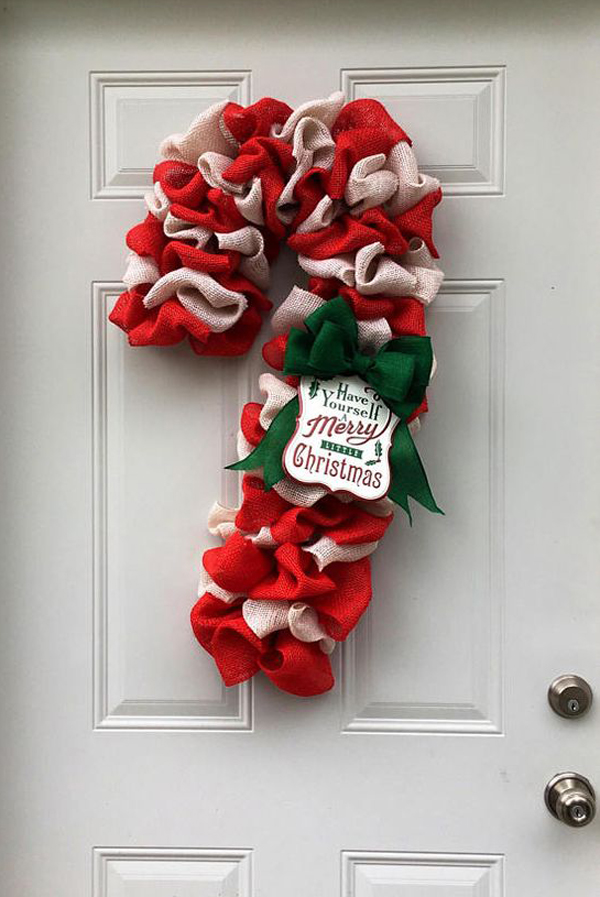 18 Delicious Candy Cane Christmas Wreaths