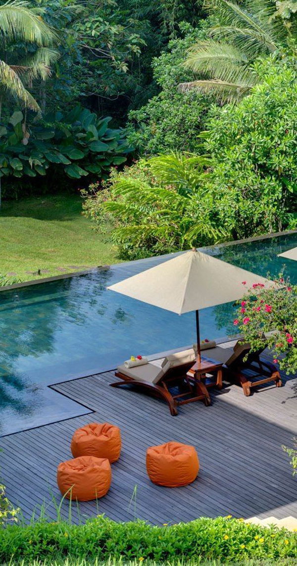 15 Cozy Swimming Pools With Stunning Natural Surroundings