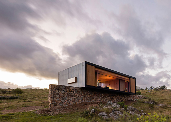 Amazing Prefabricated Home For Traveling Lovers