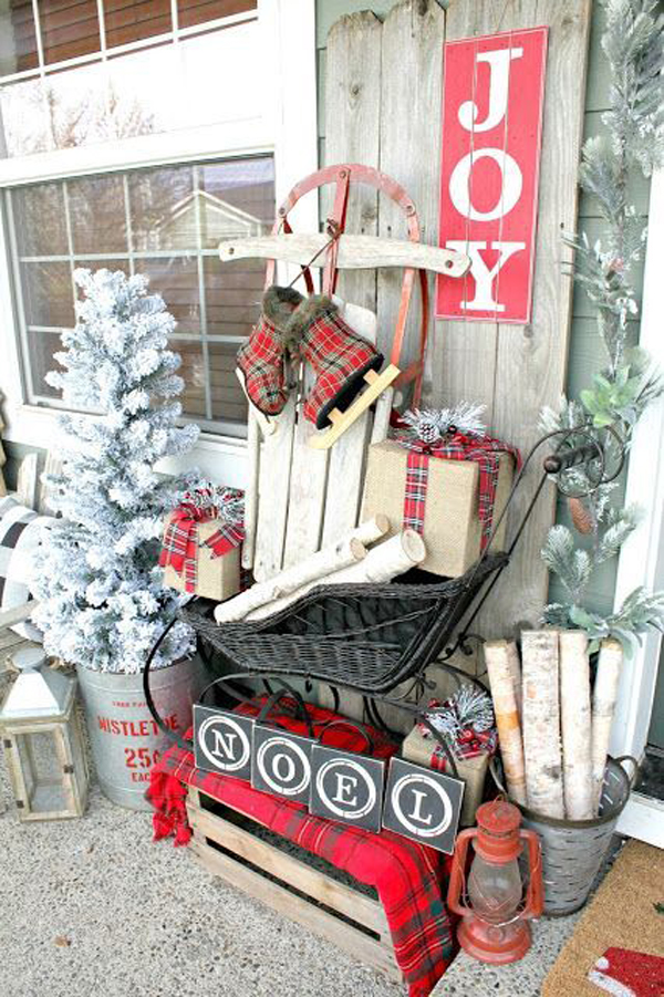 15 Simple Ways To Decorate Your Christmas Porch With Rustic Feel