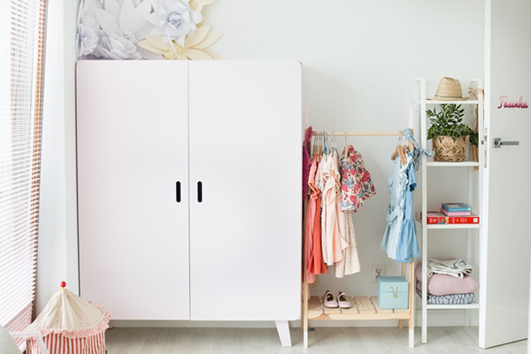 girls room wardrobe