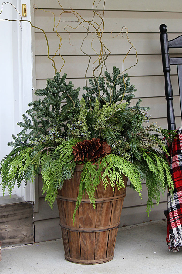 20 Most Amazing Outdoor Winter Planters For Christmas Season | Home