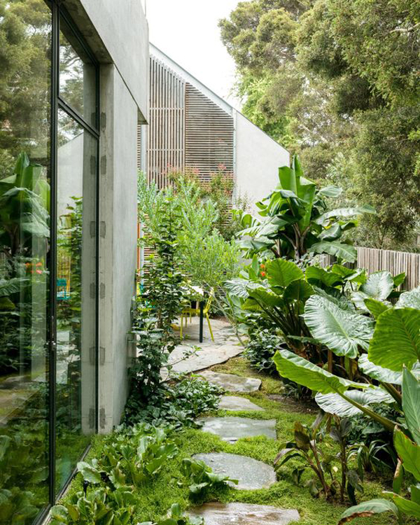 20 Urban Backyard Oasis With Tropical Decor Ideas