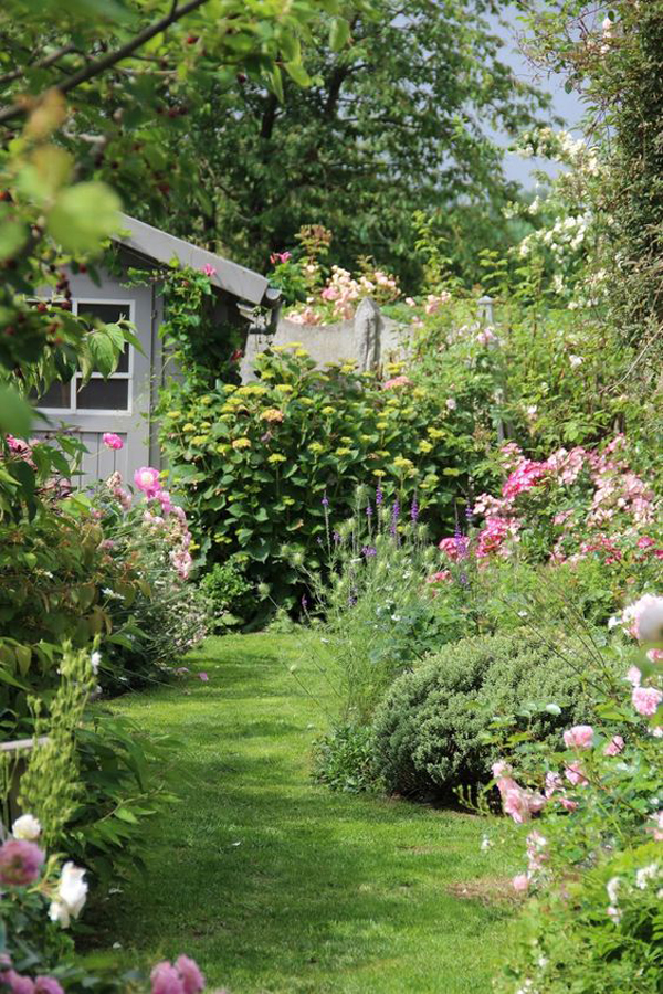 20 Inspiring Spring Backyard To Soothing Your Mind