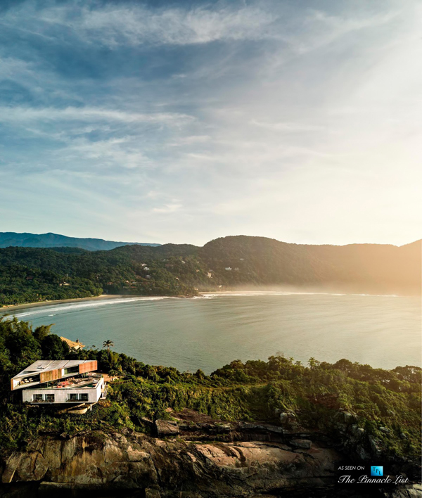 Casa Peninsula: The Incredible Clifftop Residence In Brazil