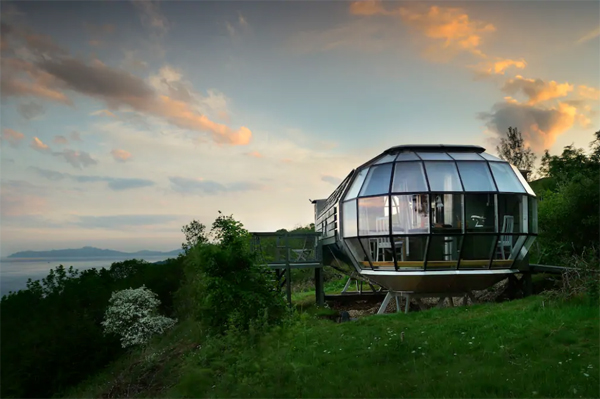 AirShip 002: Futuristic And Modern Homes With Submarine Concept