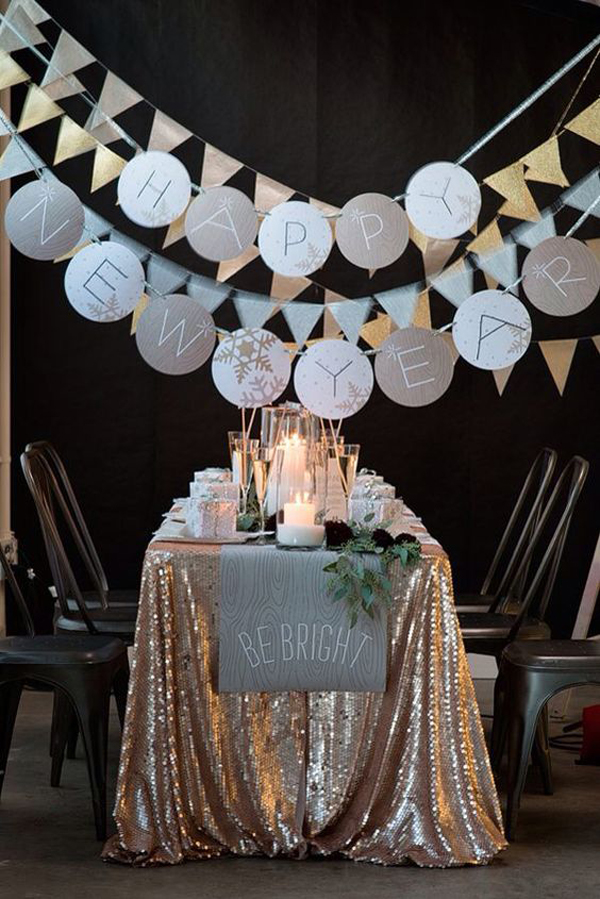 25 Sparkling Ideas For New Years Decorating