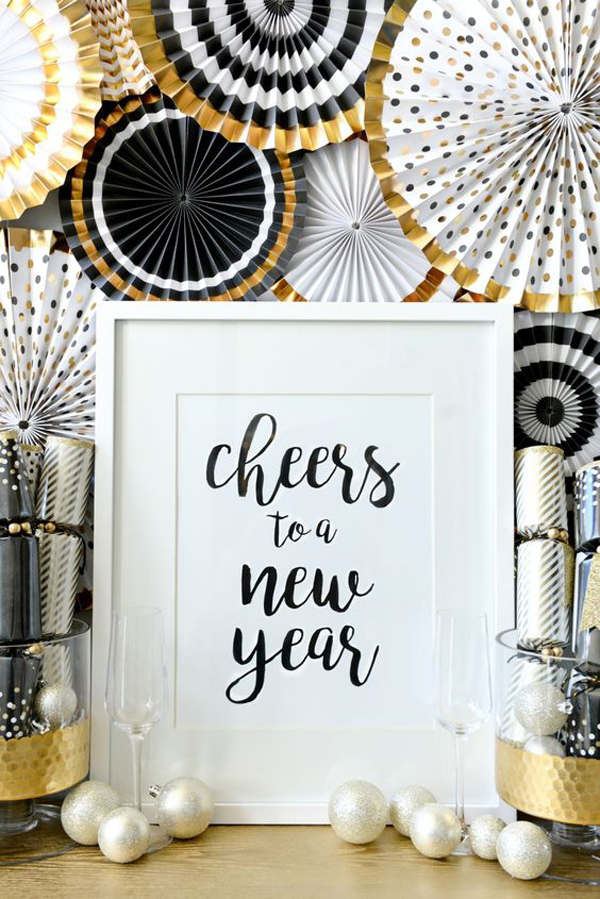 25 Sparkling Ideas For New Years Decorating