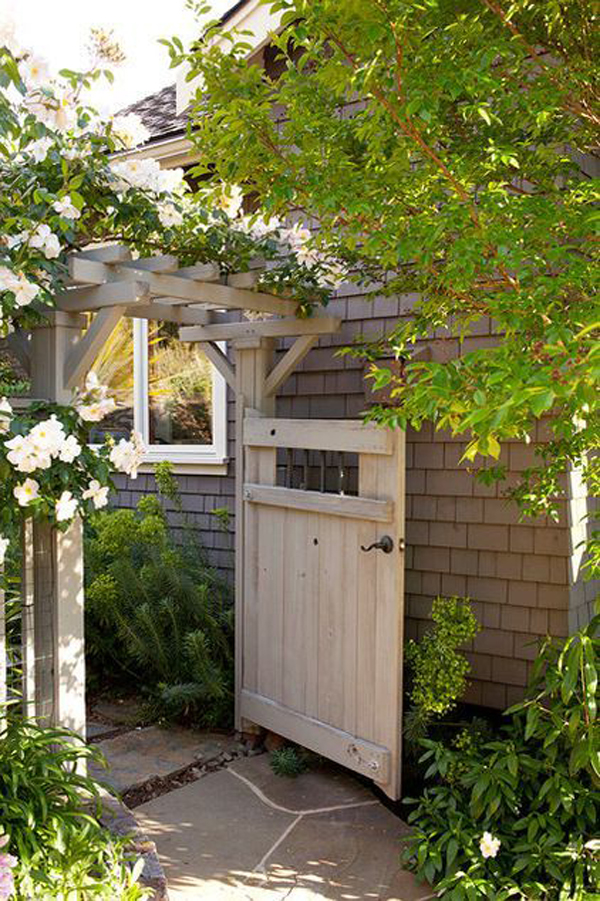 25 Most Wonderful Garden Gates With Nature Inspired