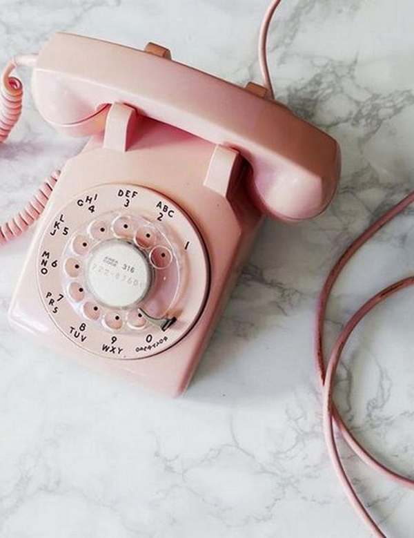 7 Must-Have Retro Items To Make Your Home More Exciting