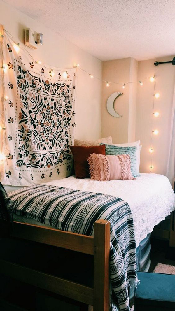  Boho Tapestry Bedroom with Simple Decor