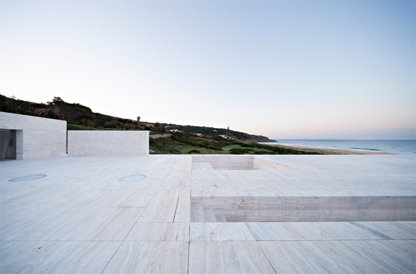 Incredible Beachfront House Designed With Infinity Atlantic Ocean Views