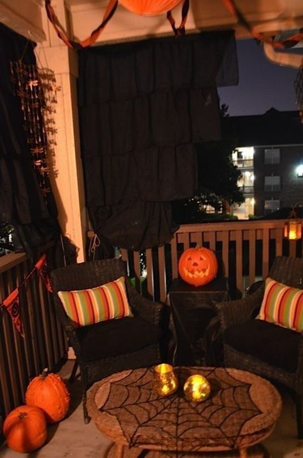 25 Awesome Apartment Balcony Ideas For This Halloween