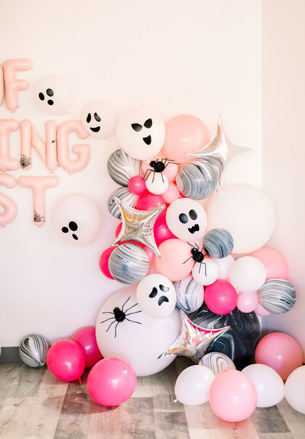 42 Cheerful Halloween Decor Ideas With Balloons