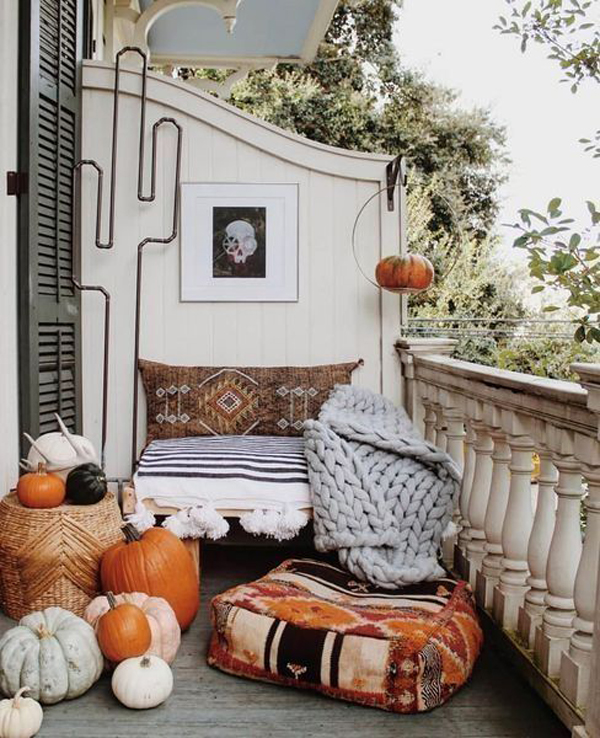 25 Awesome Apartment Balcony Ideas For This Halloween