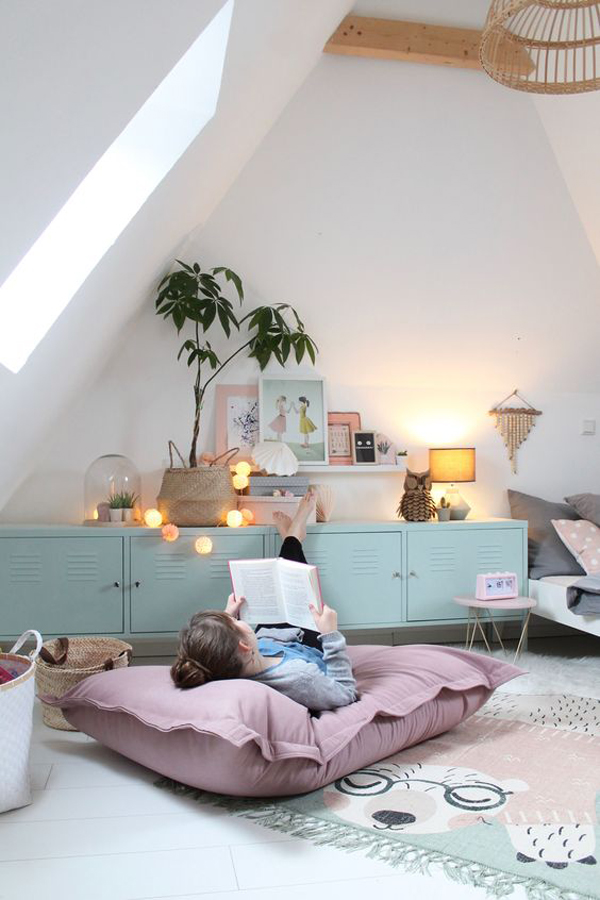 25 Coziest Reading Cushion Ideas That You Must Have | HomeMydesign