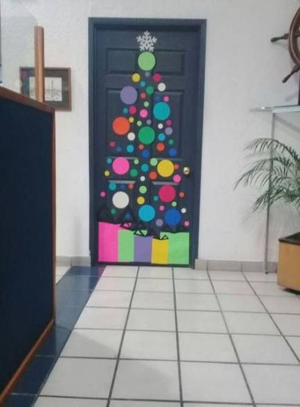 25 Cheerful And Beautiful Winter Door Decorations For Holiday Season Homemydesign