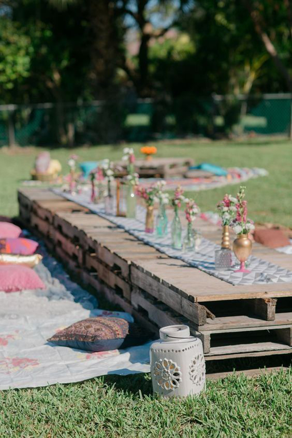 35 Festive New Year Party Decor Ideas For Outdoor