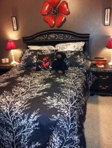 coolest-black-red-bedroom-design-for-girl | HomeMydesign